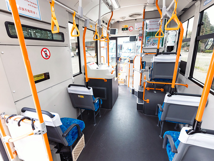 その他中型バス 車内